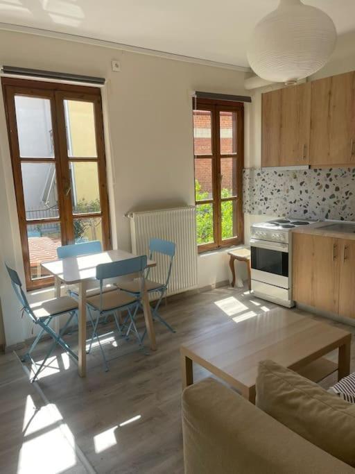 Archontiko Theofilou #2 With Private Parking Space Apartment Thessaloniki Exterior photo